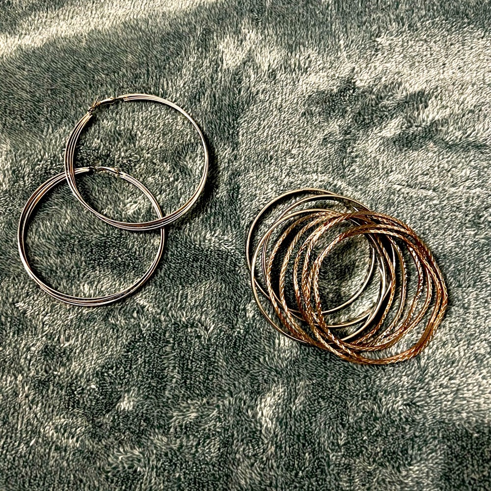 Large loop earrings with bracelets